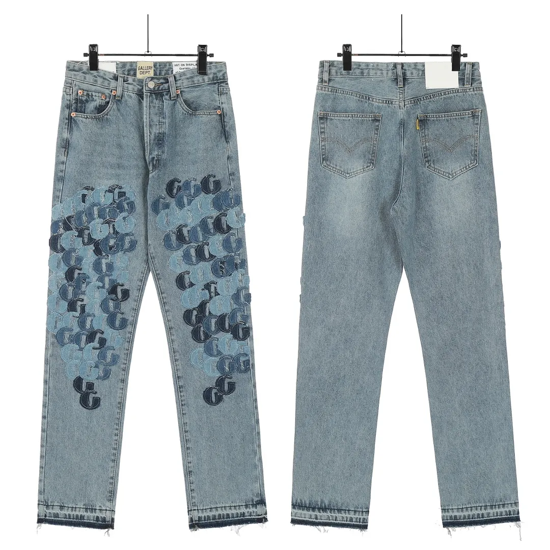 #8062 P286💰 GALLERY DEPT.G letter patch pudding 5001 denim washed and distressed spliced jeans -Original purchase and pattern making to truly restore the ultimate vintage texture -Original hardware accessories, washed and other elevators, QR code analysis are all purchased from the original factory, high degree of restoration, you are welcome to compare with a certain product ~ -Three-dimensional version Loose and comfortable, not picky about the figure, taller and slimmer, factory Seiko, original factory quality control, same style for men and women, can be matched with couples Versatile recommendation: must-have jeans for all seasons Color: blue Size: S-XXL (28-36)